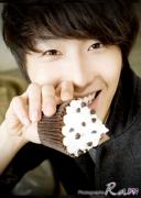 丁一宇(鄭日宇 Jung Il Woo)
	   