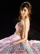 Chompoo Araya
	   
