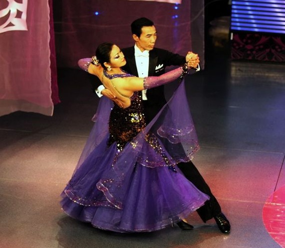 SҲ{AƝViennese Waltz-е赸N(li)аа